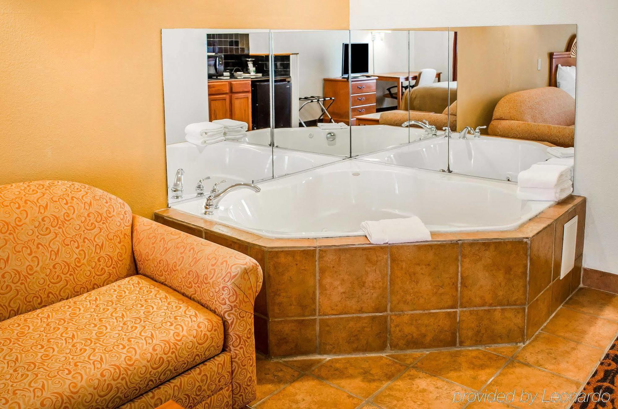 Quality & Hotel 2*